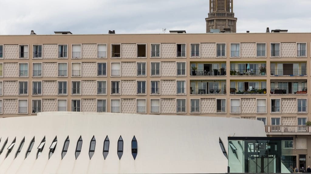 Perret vs Niemeyer